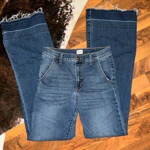 Sneak peek jeans